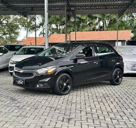 CHEVROLET ONIX 1.4 MPFI LT 8V FLEX 4P MANUAL CHEVROLET ONIX 1.4 MPFI LT 8V FLEX 4P MANUAL
